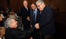Ο κ. Τζαβάρας με τον Μίκη Θεοδωράκη στο Μέγαρο Μουσικής Αθηνών